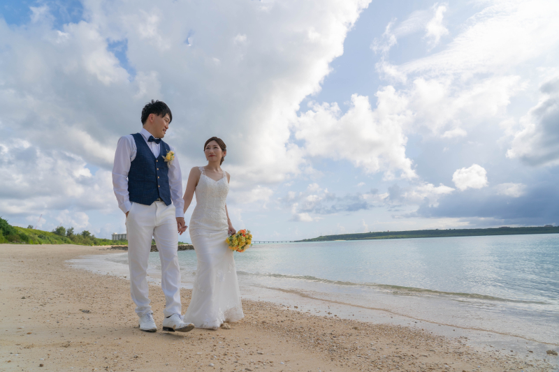 寄り添いながら歩く幸せの道