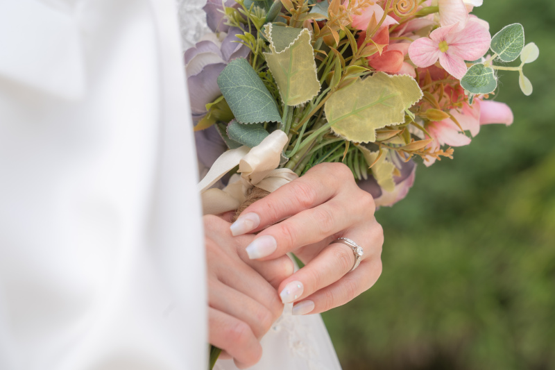 指先に宿る誓いのきらめき