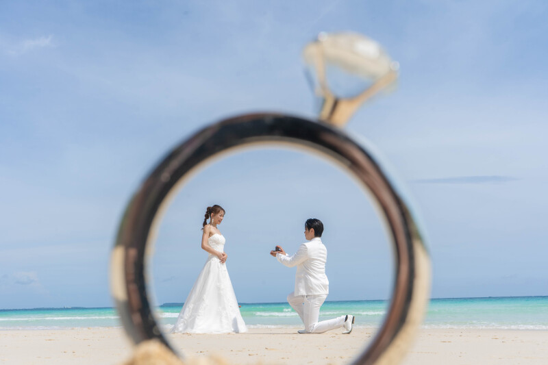 指輪に映る、ふたりの永遠。