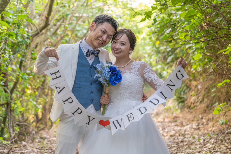 ウェディングガーランドで記念撮影