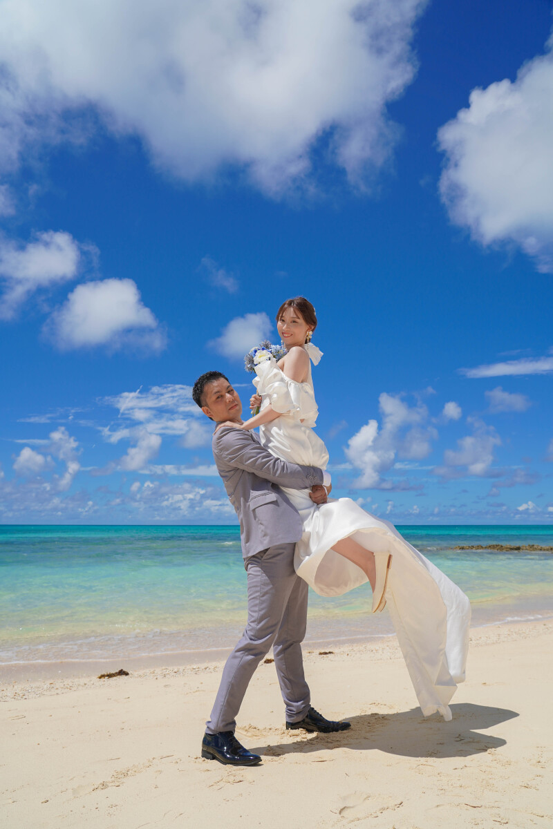 抱き上げて広がる、笑顔の瞬間