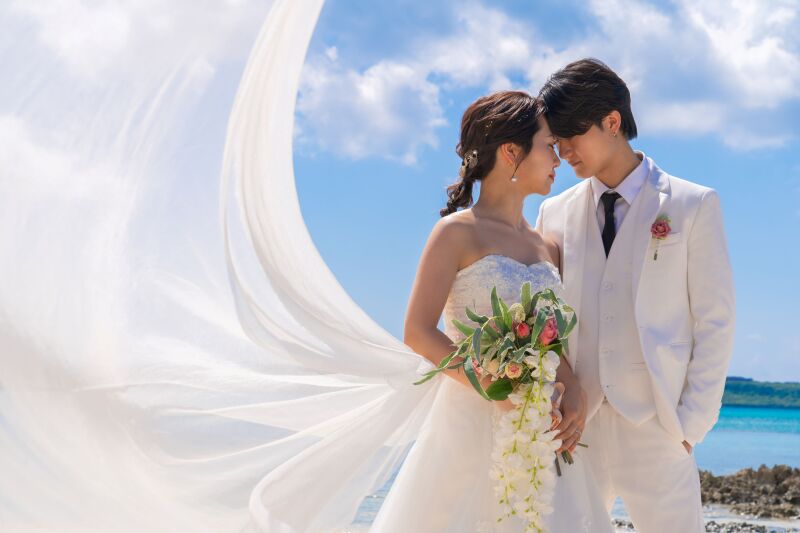 ベールが舞うロマンチックショット