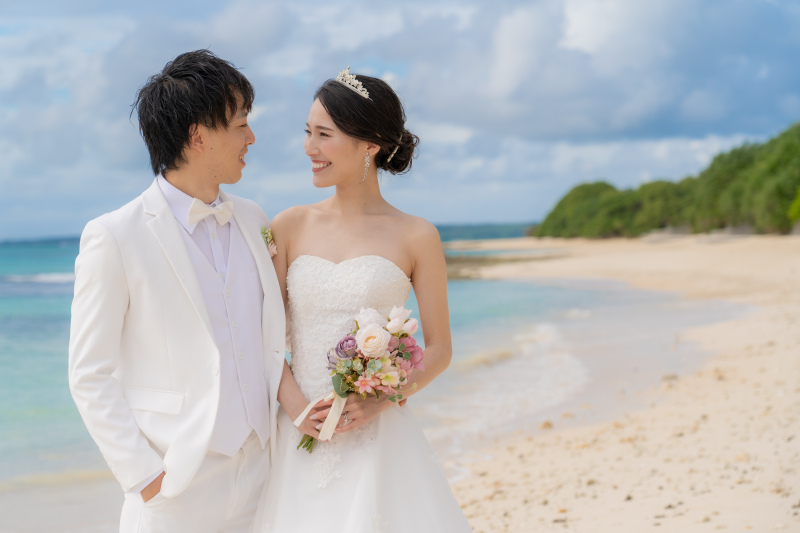 見つめ合う笑顔がまぶしい