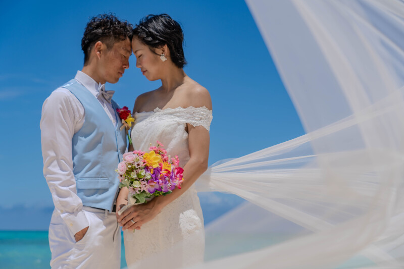 風になびくベールと、静かなぬくもり