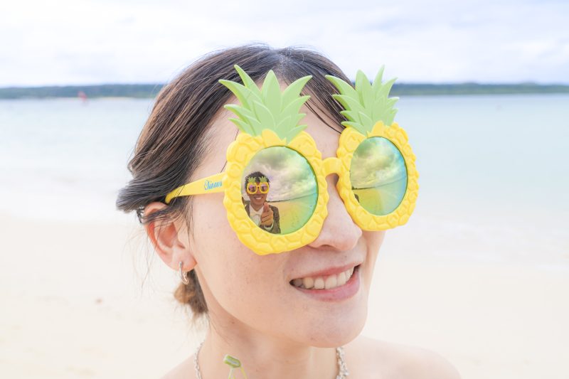 パイナップルサングラスで♪