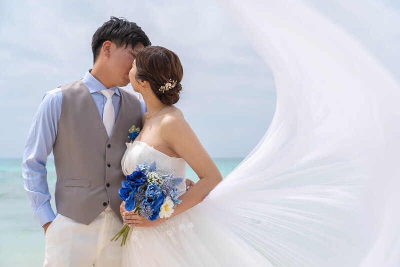 風を感じる、ドラマチックなシルエット