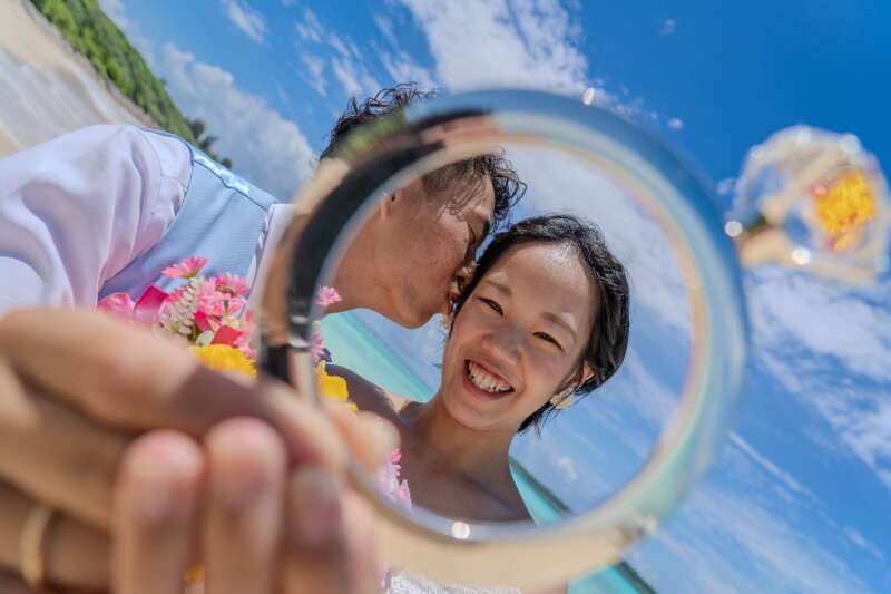 リング越しに切り取る、幸せな表情