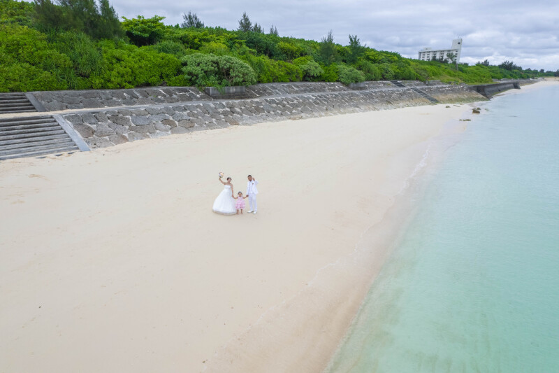 海辺に広がる、家族だけの特別な時間
