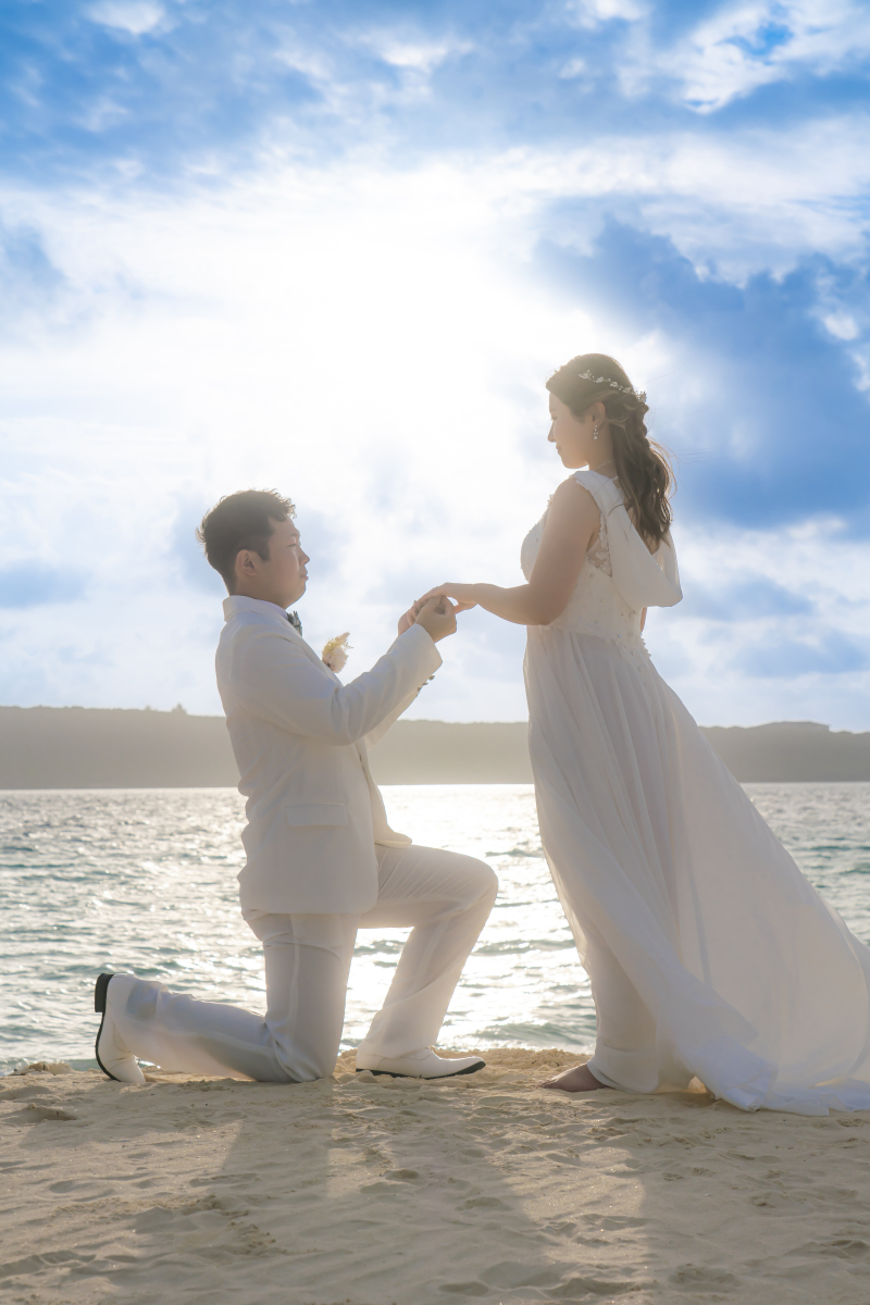 雲の切れ間から光が射し