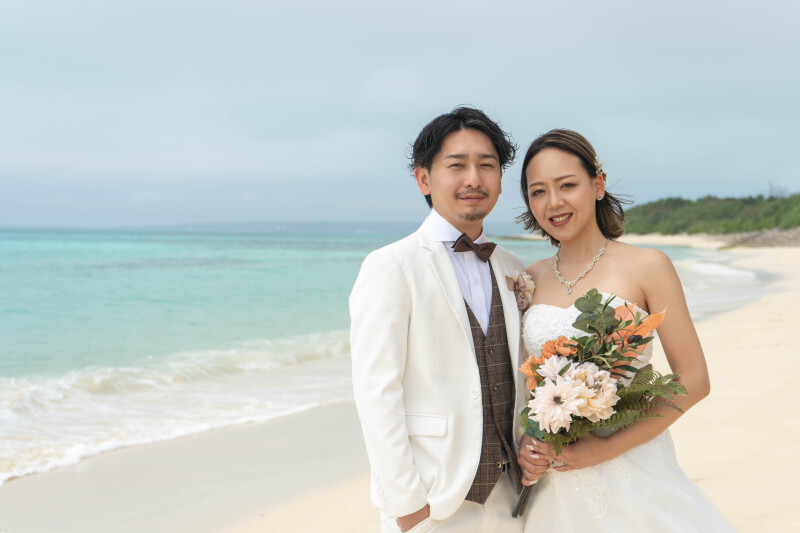 宮古ブルーを背に