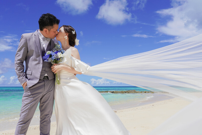 風に舞うベールと、永遠のキス