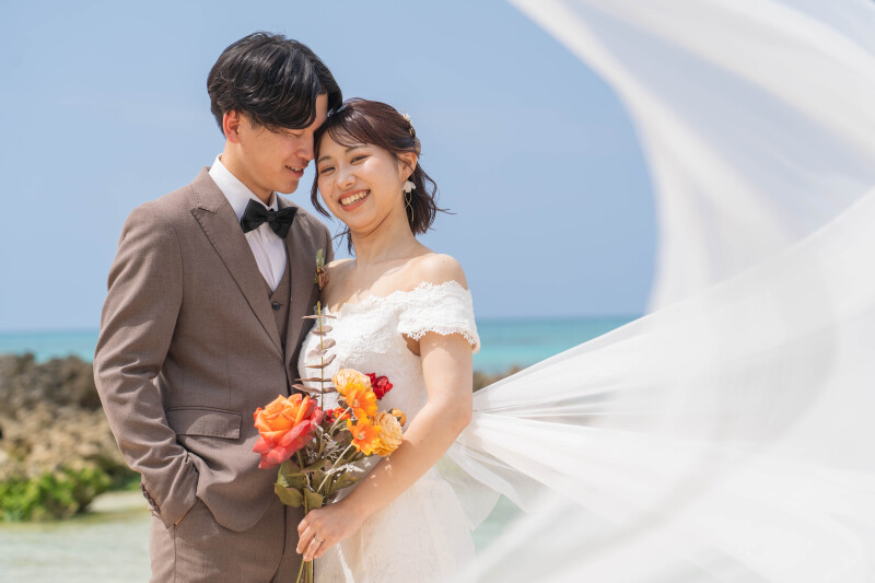 風と光に包まれた、自然体の笑顔