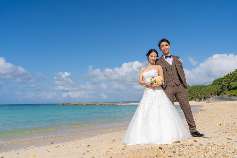 青い海と空に包まれたビーチフォト