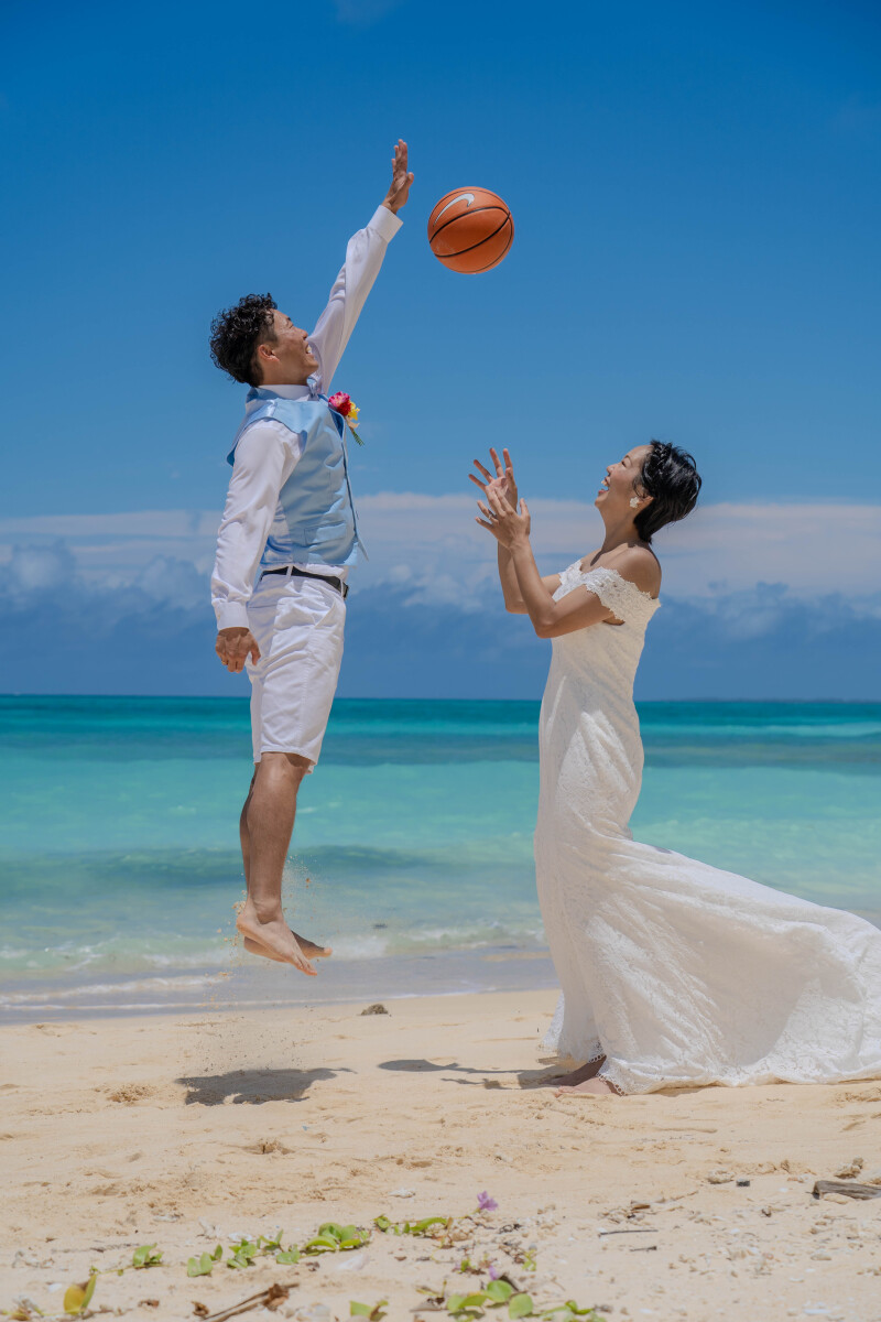 思いきり楽しむ、ビーチのワンシーン