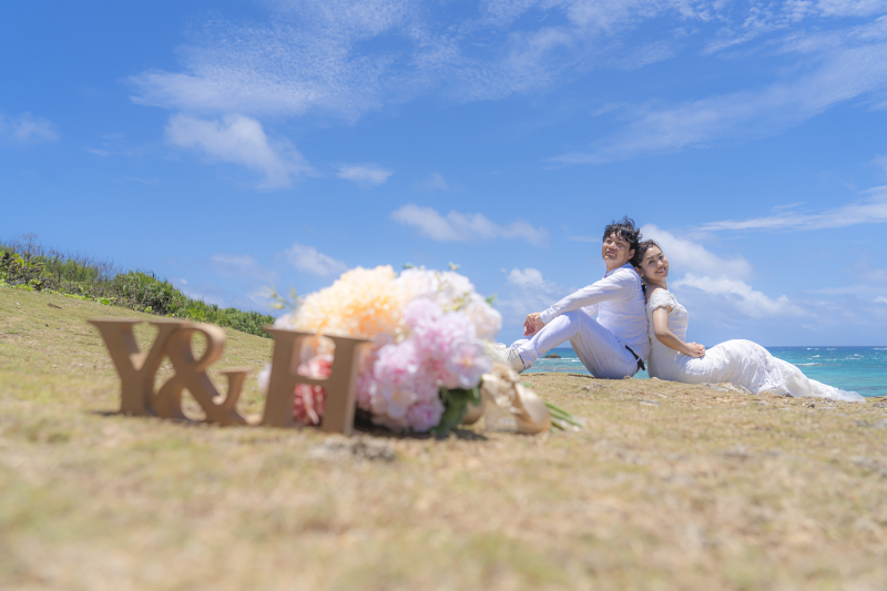 背中合わせ
