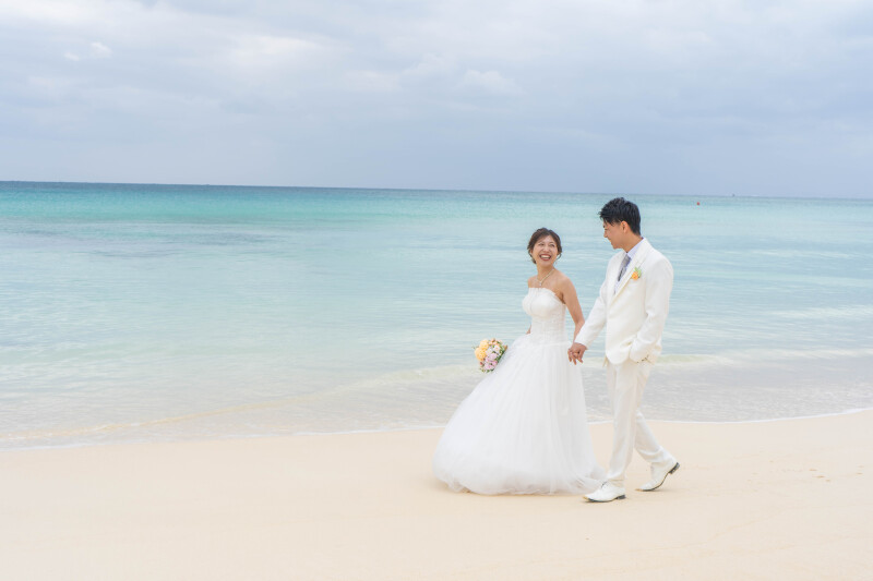 海辺を歩く、はじまりの時間