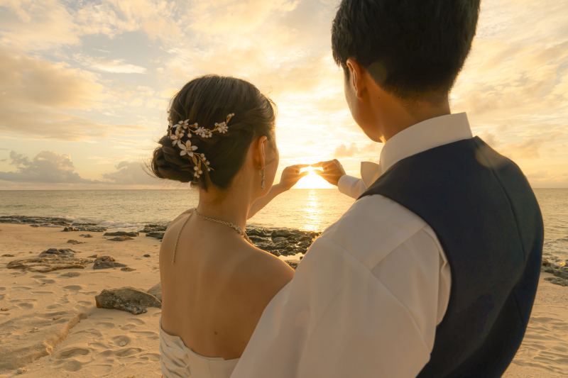 指輪をかざして