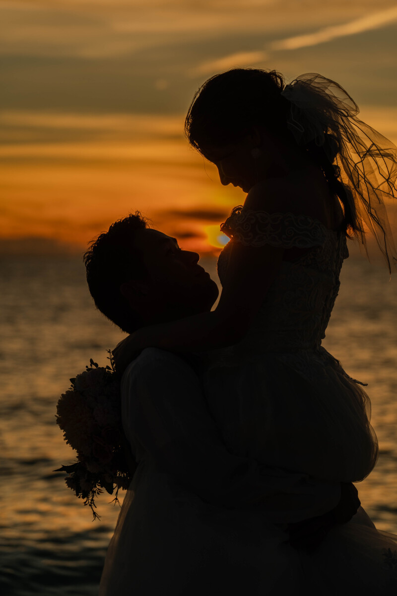 黄金色の空に刻む、特別な瞬間