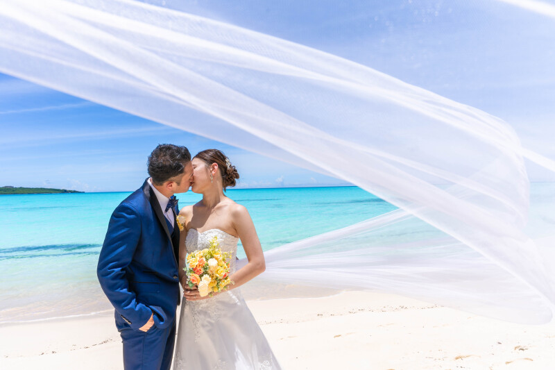 ベールに包まれたキス