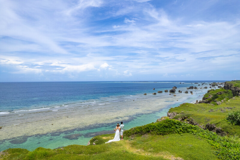 (沖縄宮古島)宮古島のビーチフォト+観光スポット、ドローン撮影、「撮影地2箇所」150カット納品、衣装+ヘアメイク付、安心プラン