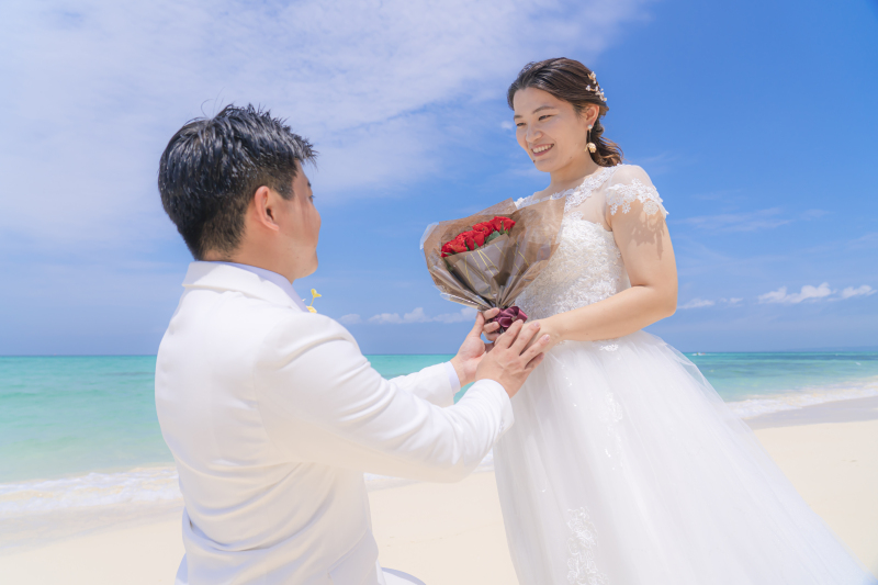 (沖縄宮古島)【天然ビーチ撮影】【アルバム16P】100カットプラン&ドレス&プロヘアメイク付【土日祝などの曜日の追加料金不要】