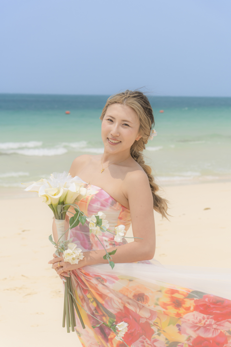 【宮古島】【ソロウェディングプラン【アルバム16P 】ヘアメイク付きで安心!土日祝曜日の追加料金不要でいつでも同じ安心納得プラン