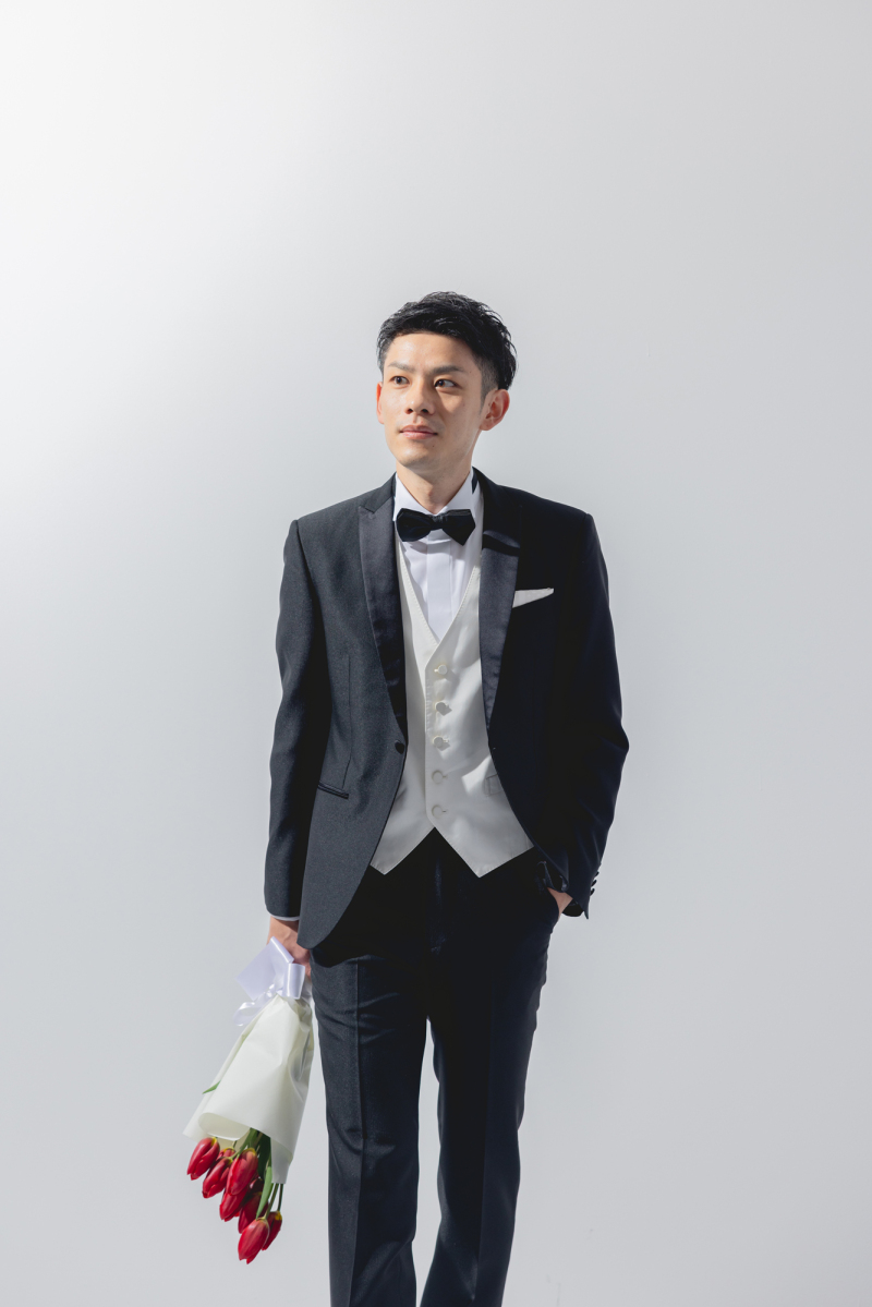 新郎様も花束ショット