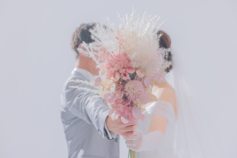 ブーケでお顔隠し