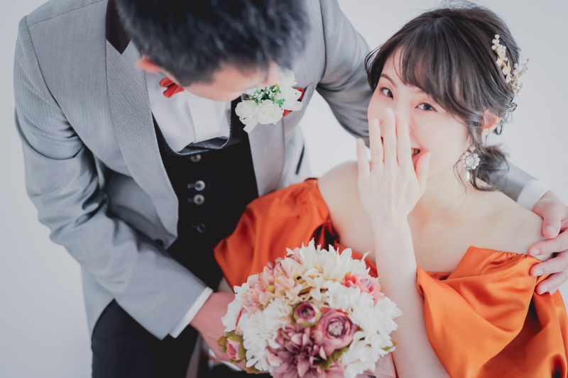 テラコッタカラードレス