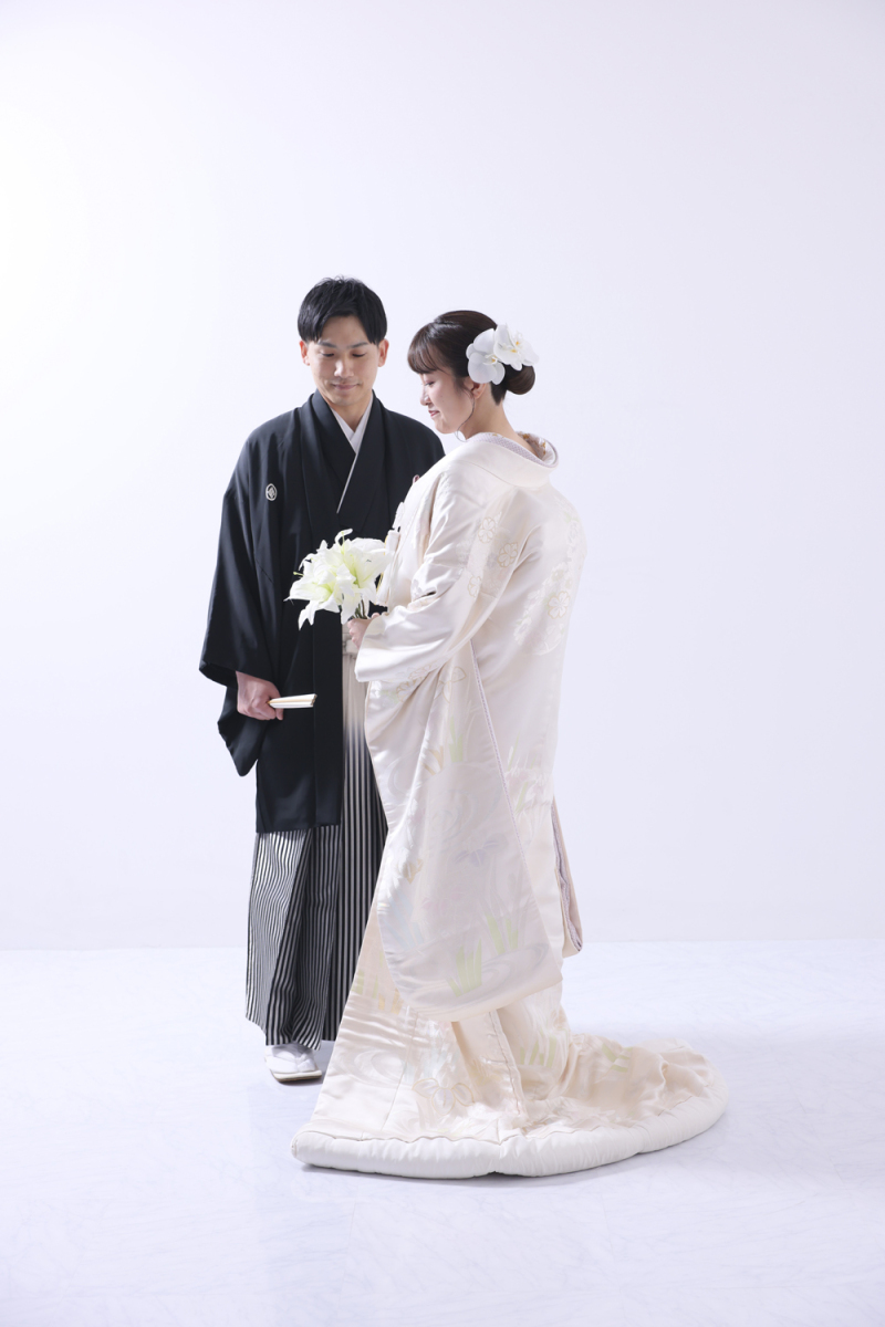 伏目で大人っぽく