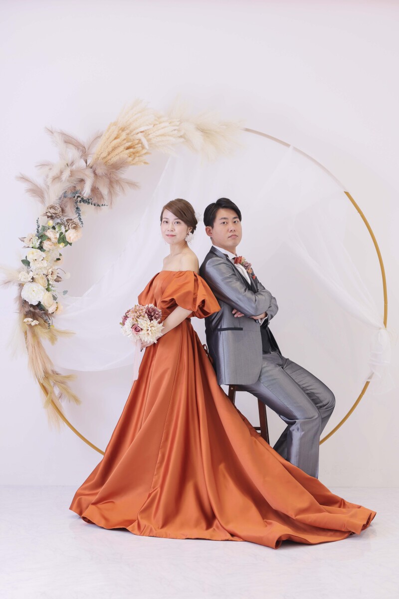 テラコッタカラードレス