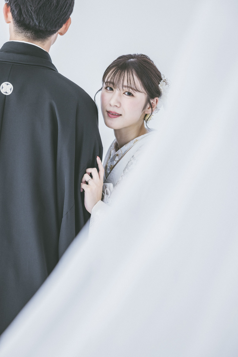 シンプルな背景ながら