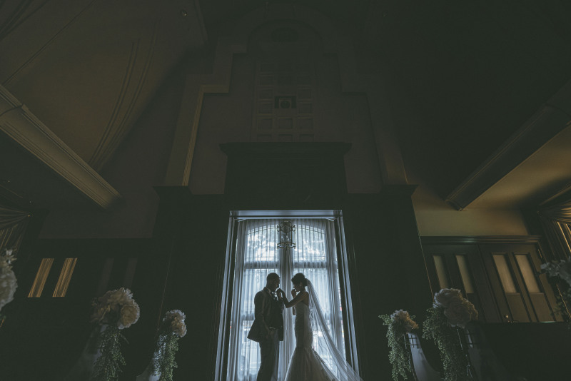 シルエットで神秘的