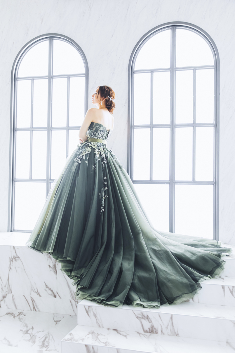 ワタベウェディング名古屋観光ホテルフォトスタジオ_カラードレスが豊富