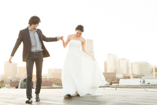 ナチュラルな光を取り入れた、二人の柔らかな雰囲気があふれる写真が特徴です