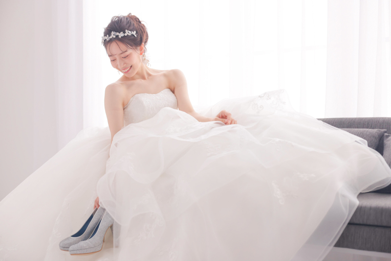【洋装】スタジオ(衣裳2着)新婦ヘアメイク+着付+衣裳小物+髪飾り+全データ100カット納品