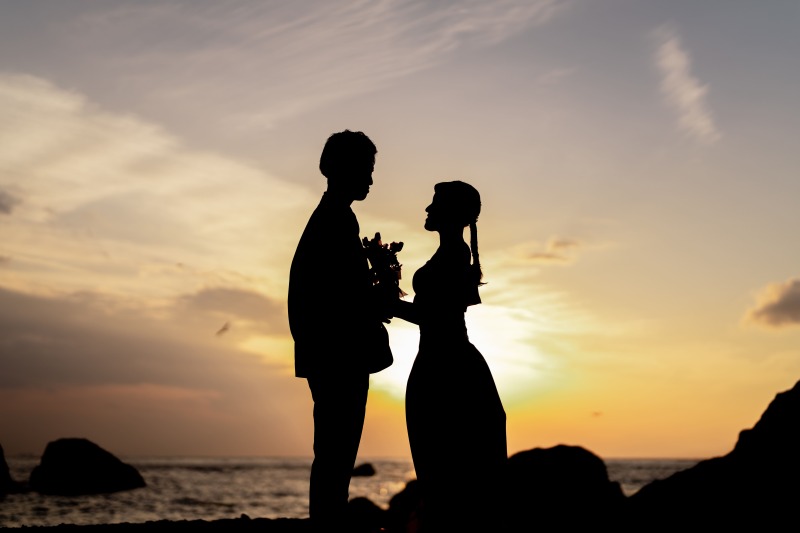 最後は夕日を背景にロマンチックです！