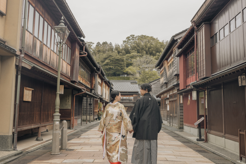 風情ある街並みを歩きながら撮影