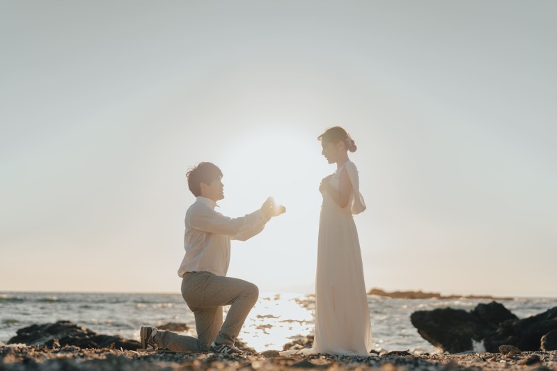 夕日の前で旦那さまからのサプライズ♪