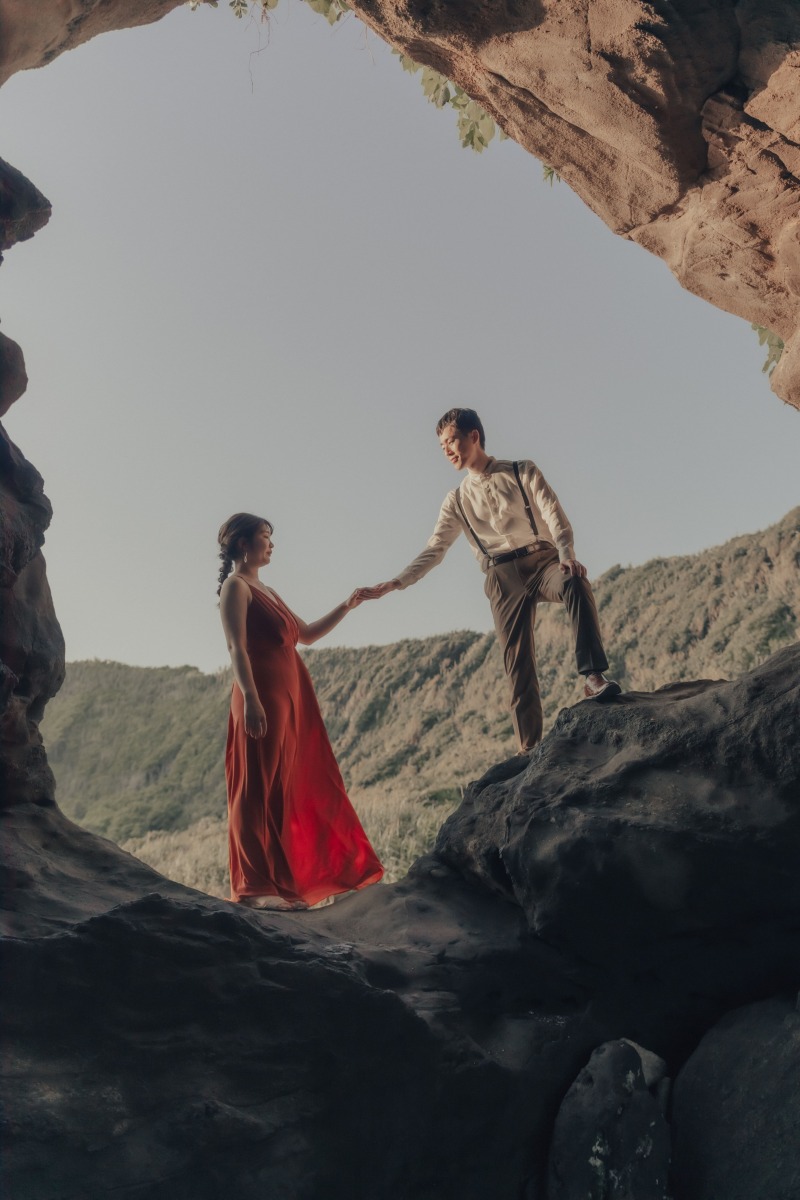 ドレスチェンジをして洞窟で撮影☆