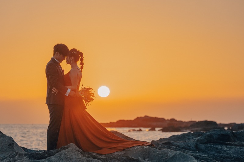 夕日を背景に撮影させていただきます！