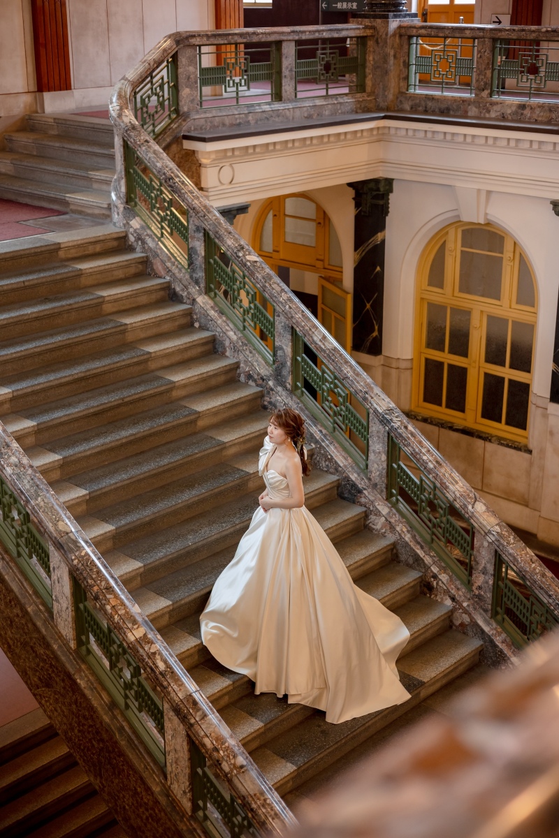 階段を斜めから