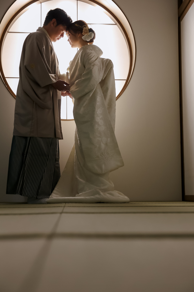 丸窓から溢れる光