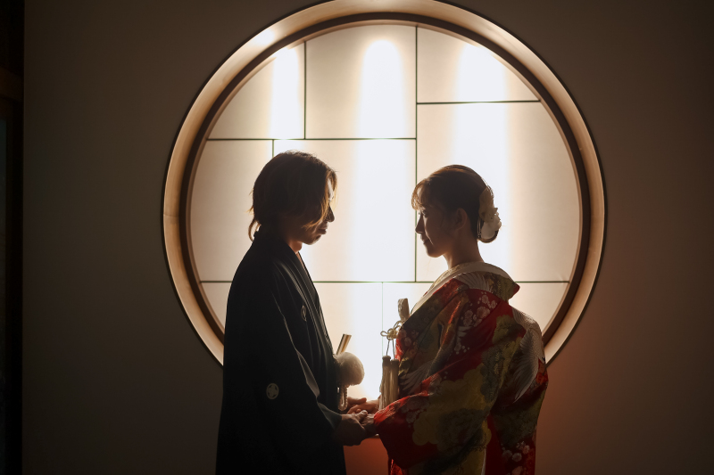 丸窓×シルエット