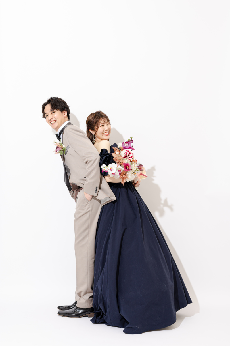 ふたりにフォーカスする真っ白空間