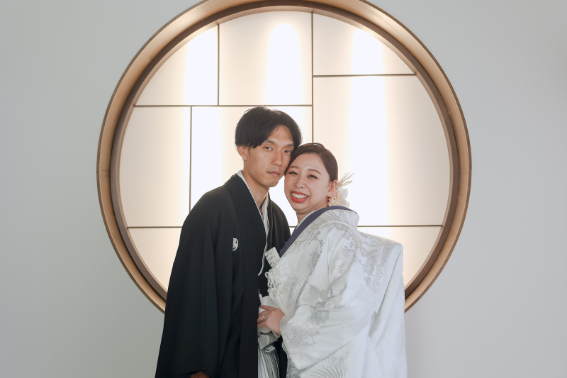 いろんな表情を見せる丸窓