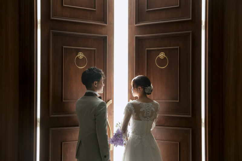 光と影で幻想的に