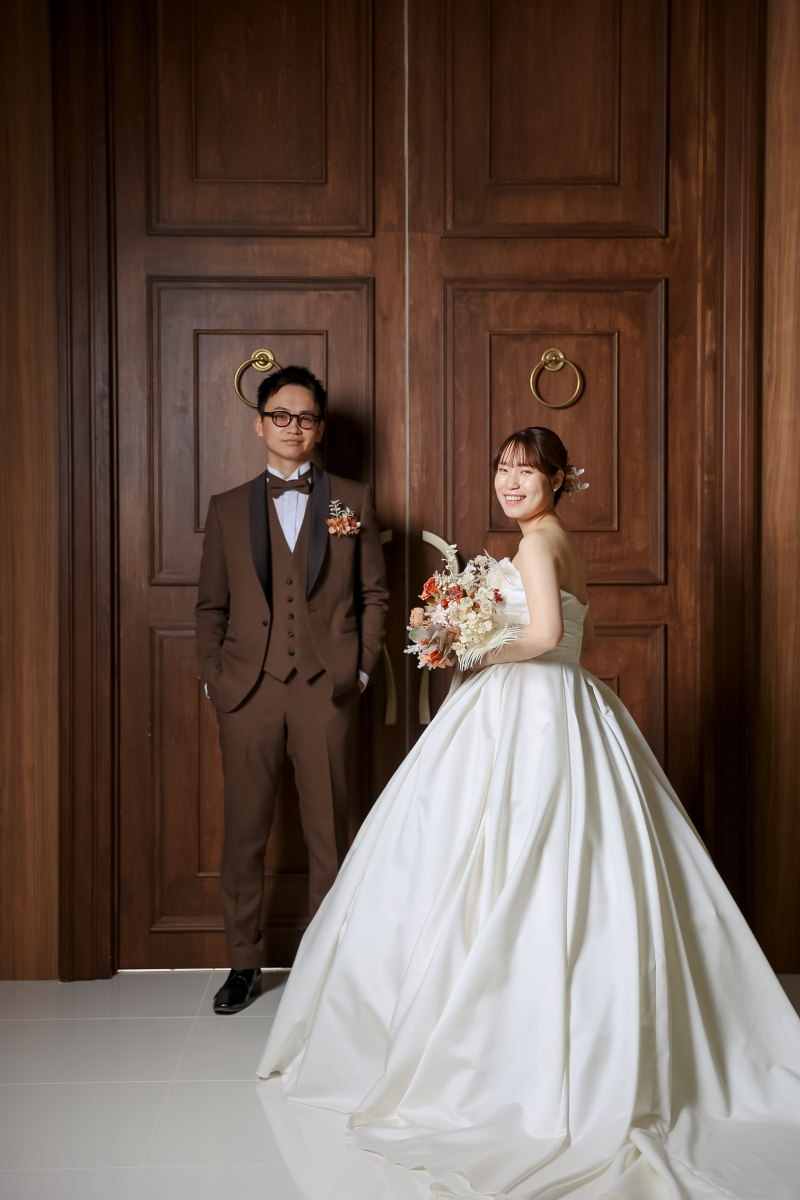 重厚感のあるチャペルの扉