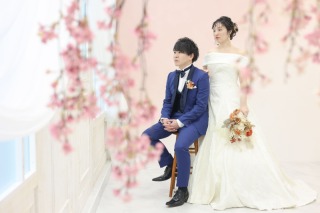 【洋装スタジオプラン】桜やチャペル、お花に囲まれて