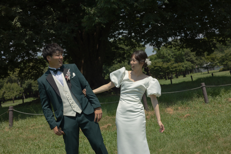 【和装スタジオ洋装ロケーション】お二人らしさ全開